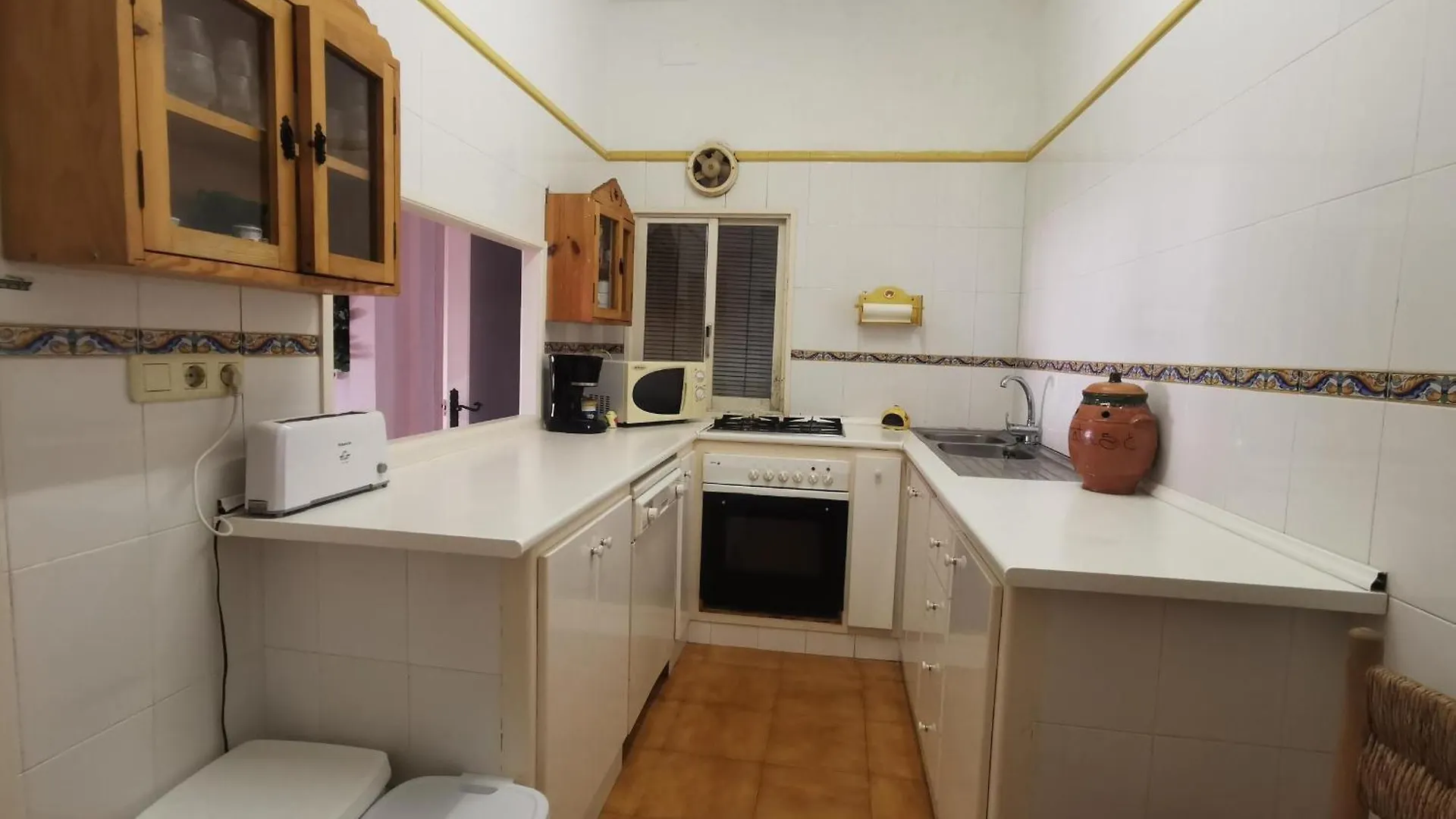 Casa Espaciosa De 10 Pers. Con Terraza, Cerca De La Playa Y Area De Entretenimiento En Llanca - Es-89-138